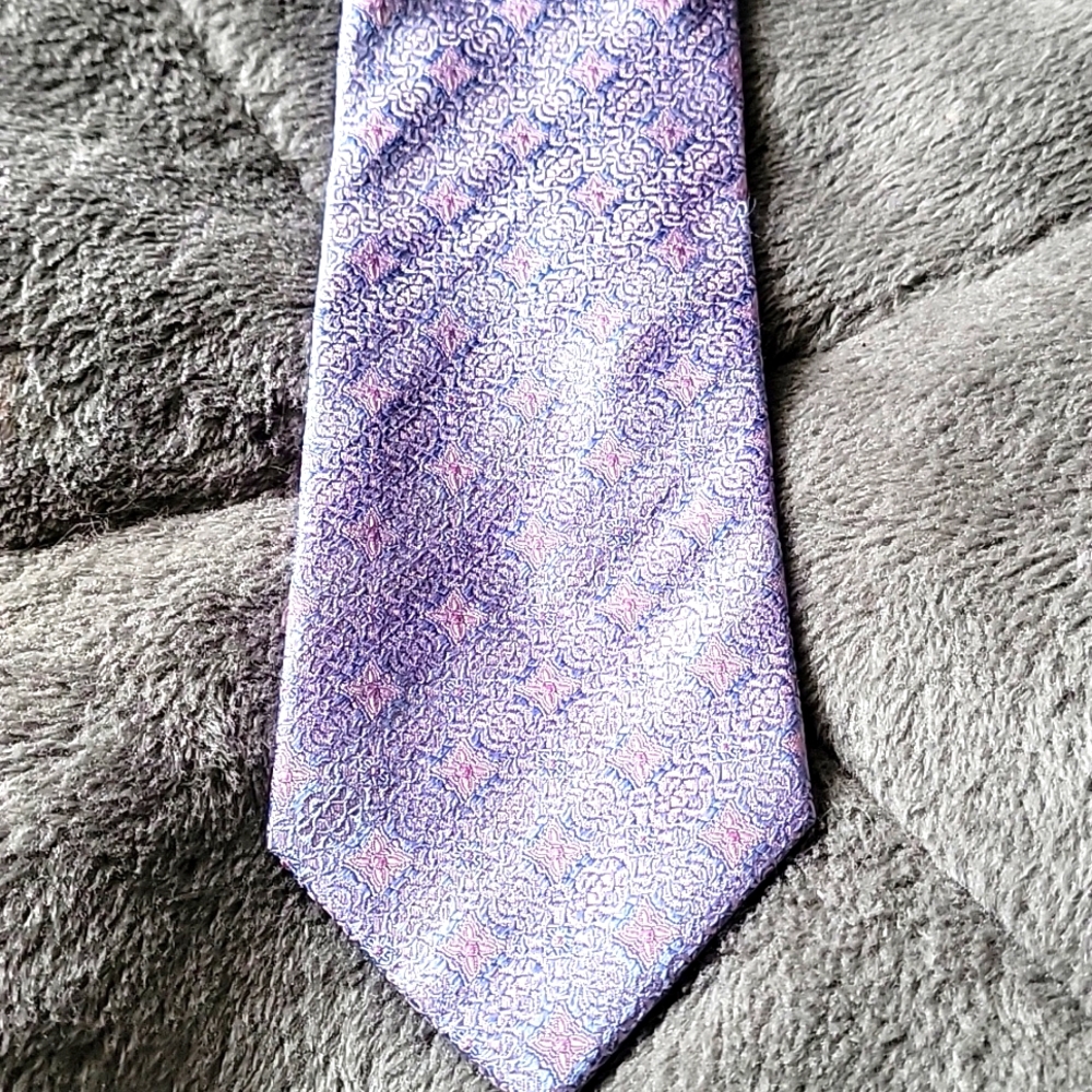 Bruno Piattelli Men's Neck Tie 100% Silk Hand Made Pink And Blue Pattern